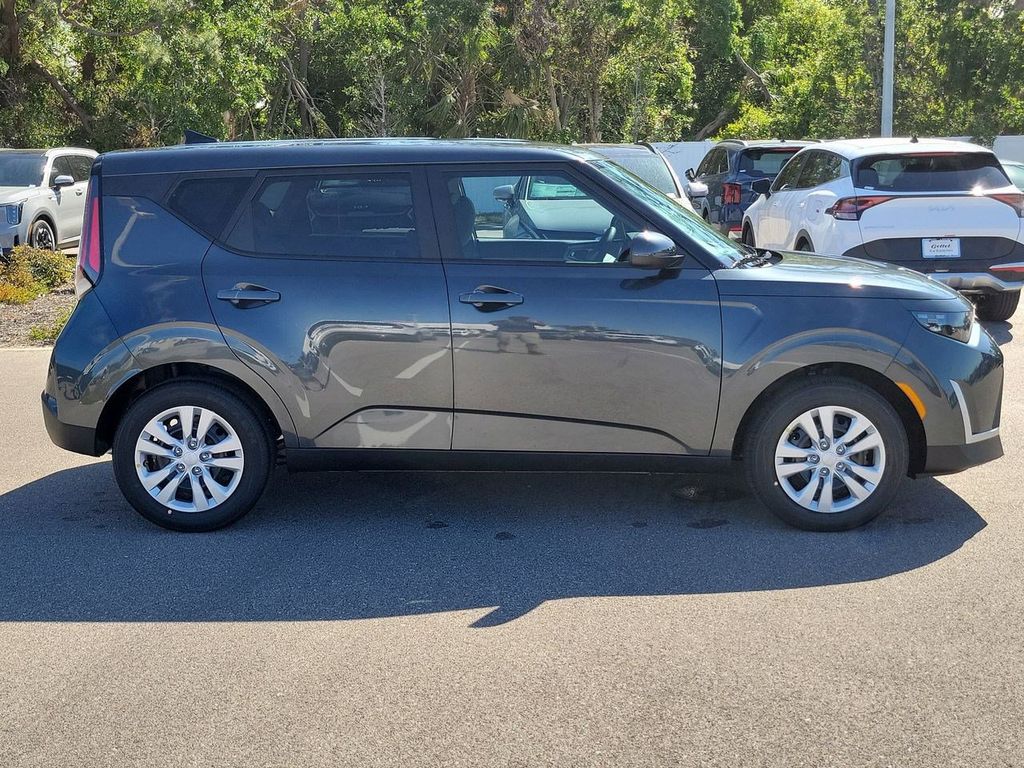 2025 Kia Soul LX S photo 4