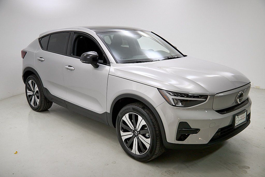 2023 VOLVO C40 - Image 3