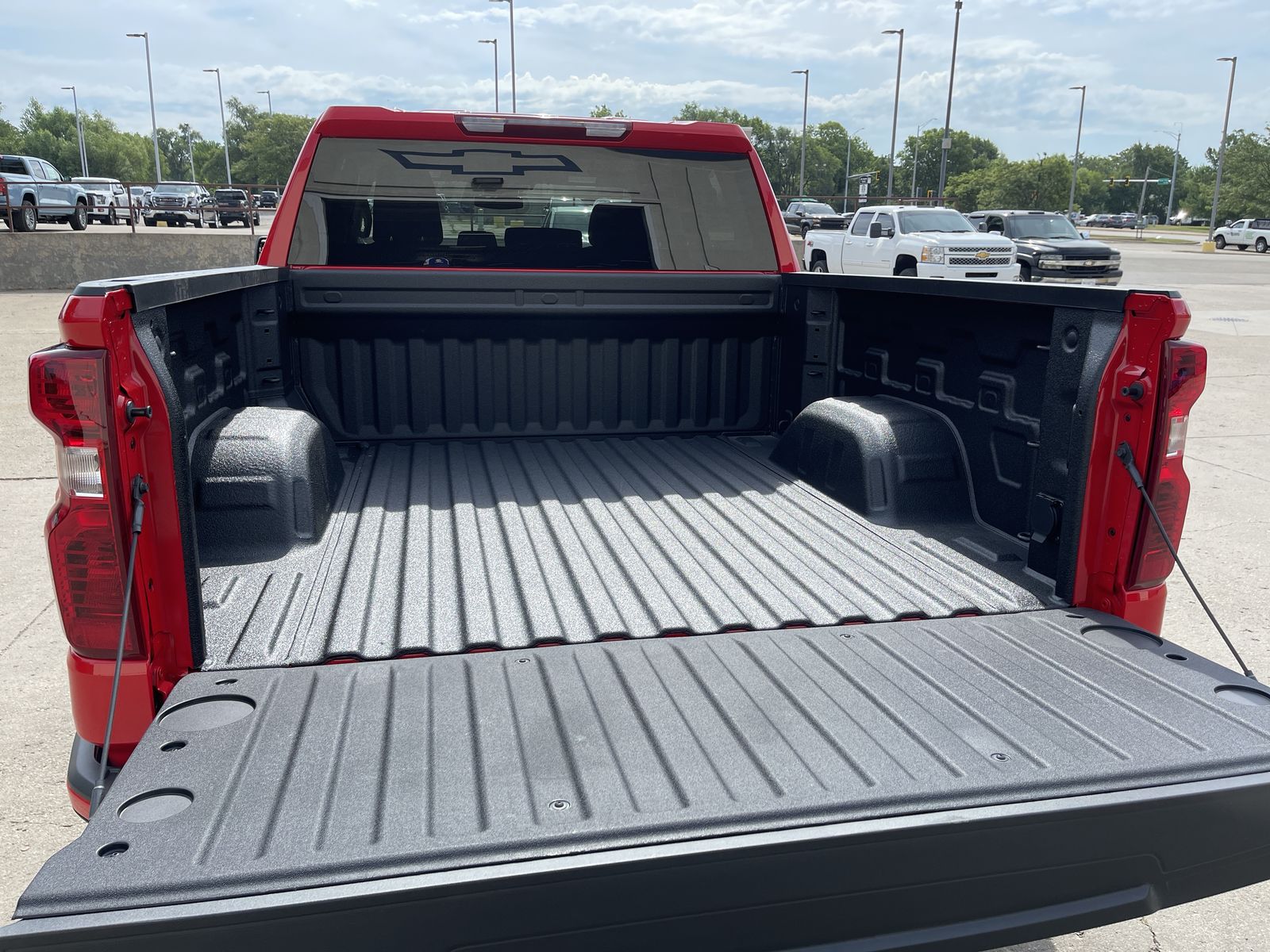 2025 Chevrolet Silverado 1500 Custom photo 12