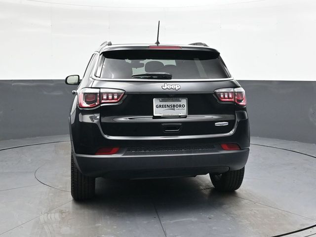 2018 Jeep Compass Latitude photo 3