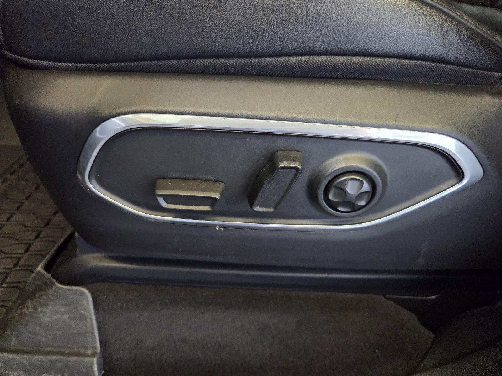 2024 Jeep Wagoneer L Series II Carbide photo 27