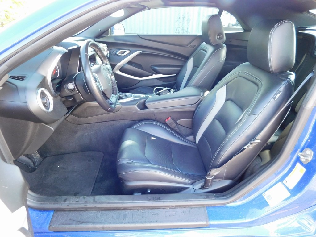 2019 Chevrolet Camaro 1LT photo 11