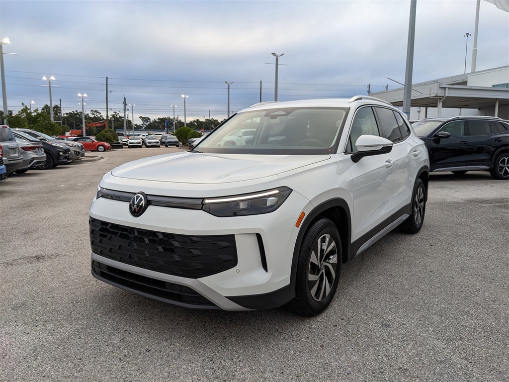 2025 Volkswagen Tiguan S photo 3