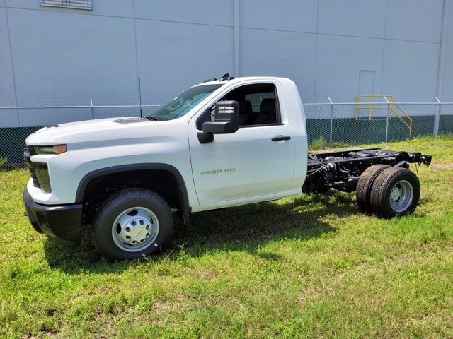 2024 Chevrolet Silverado 3500HD Work Truck photo 2
