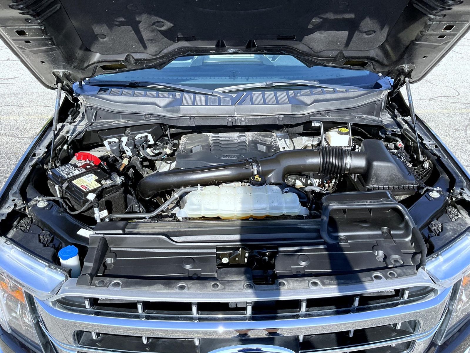 2022 Ford F-150 Lariat photo 23
