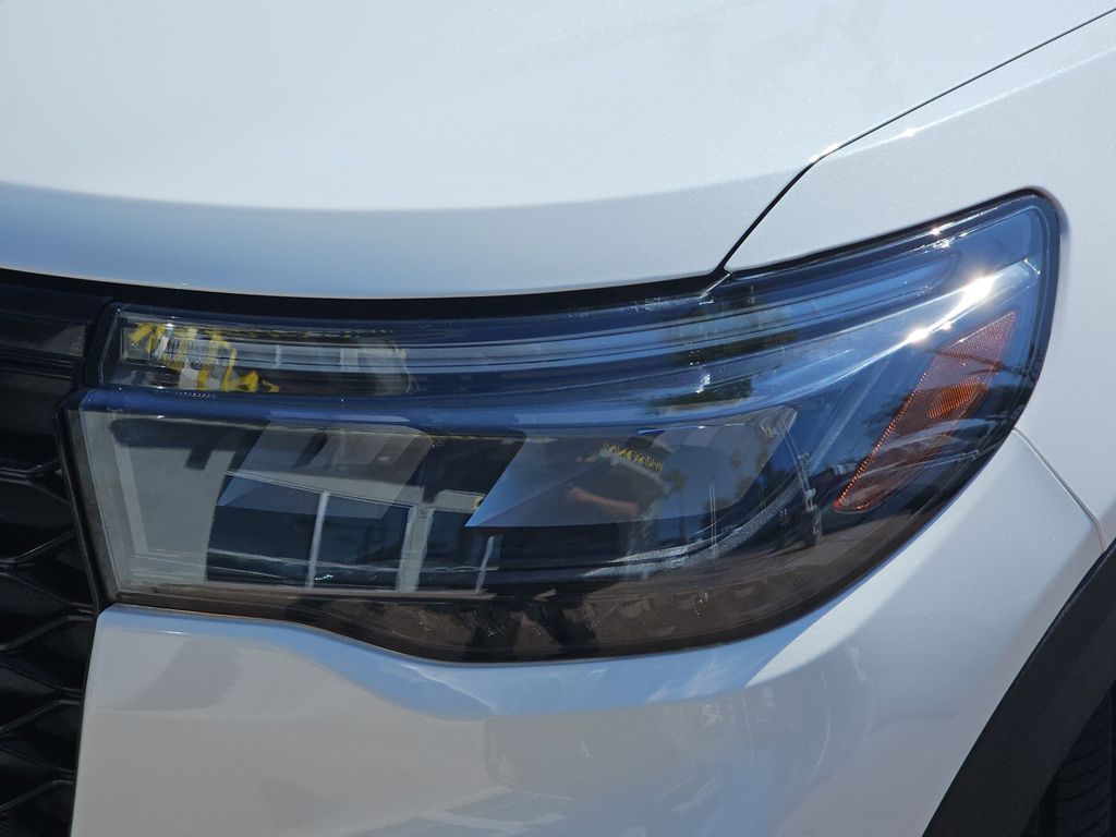 2025 Ford Explorer ST photo 31