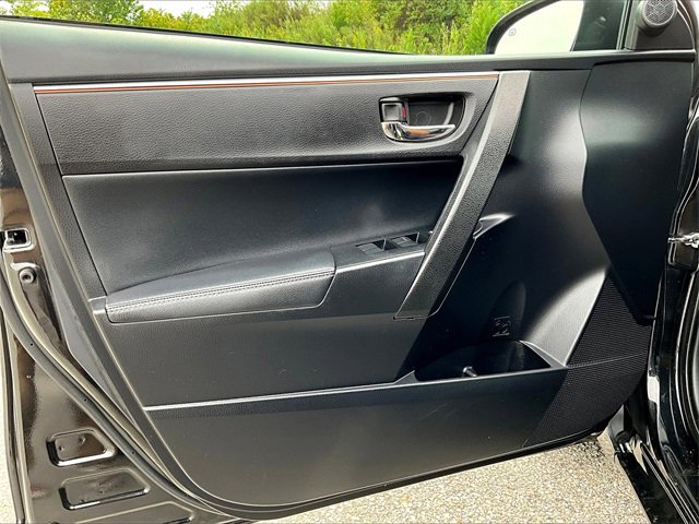 2016 Toyota Corolla Plus photo 9