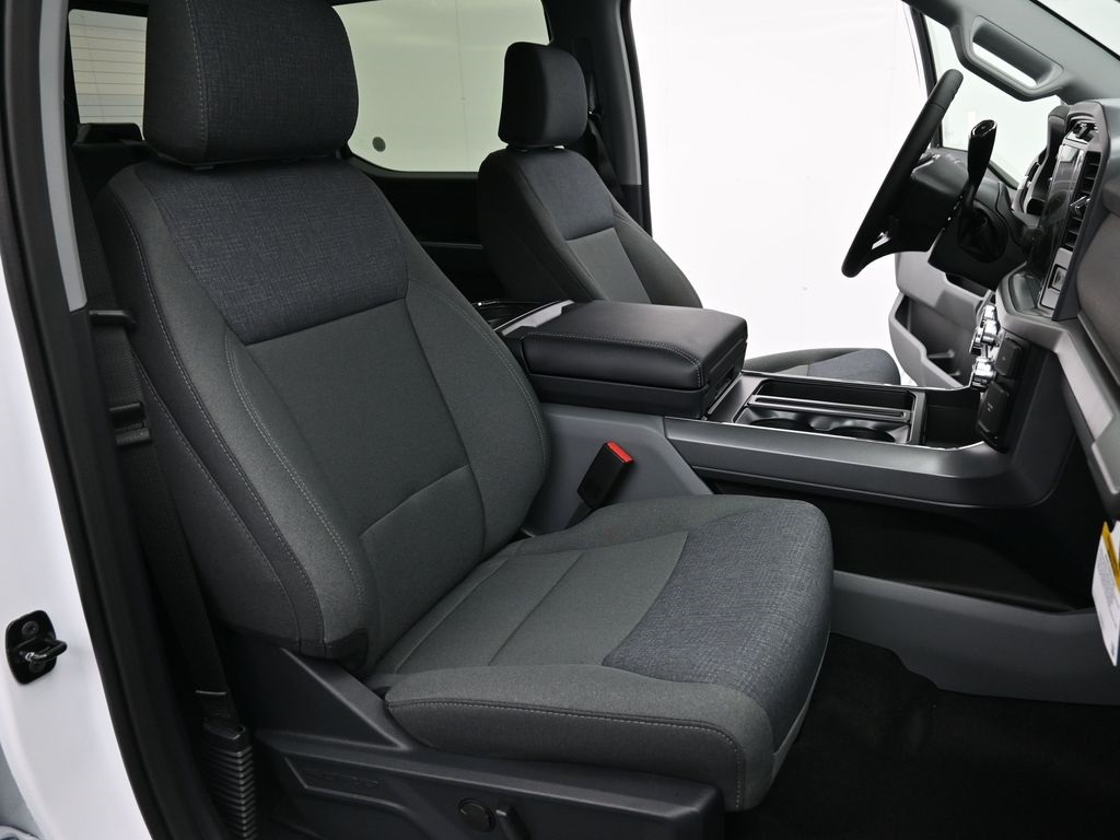 2025 Ford F-150 XLT photo 18