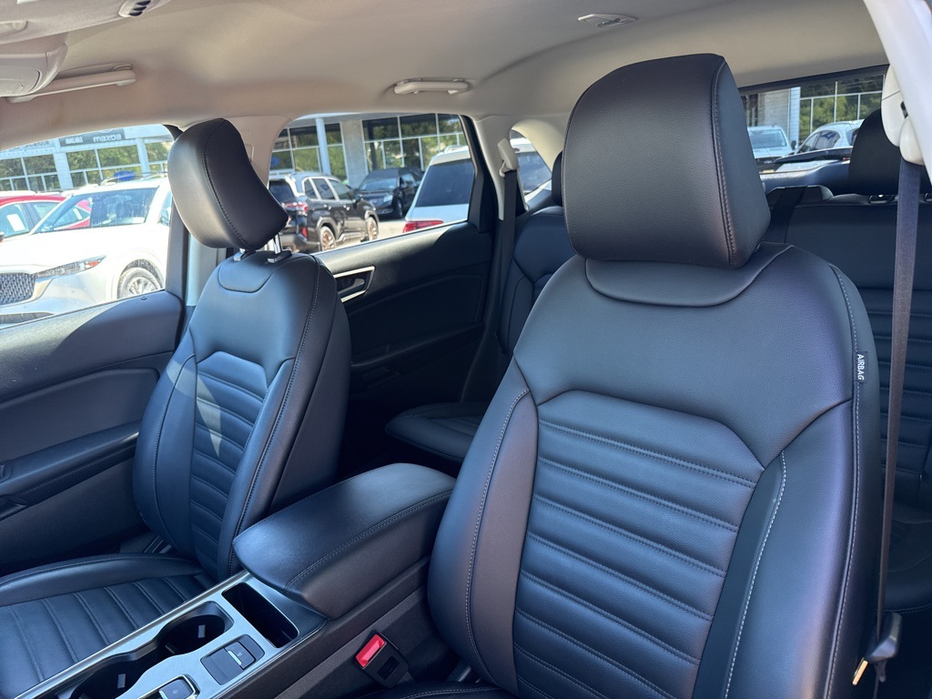 2022 Ford Edge SEL photo 21