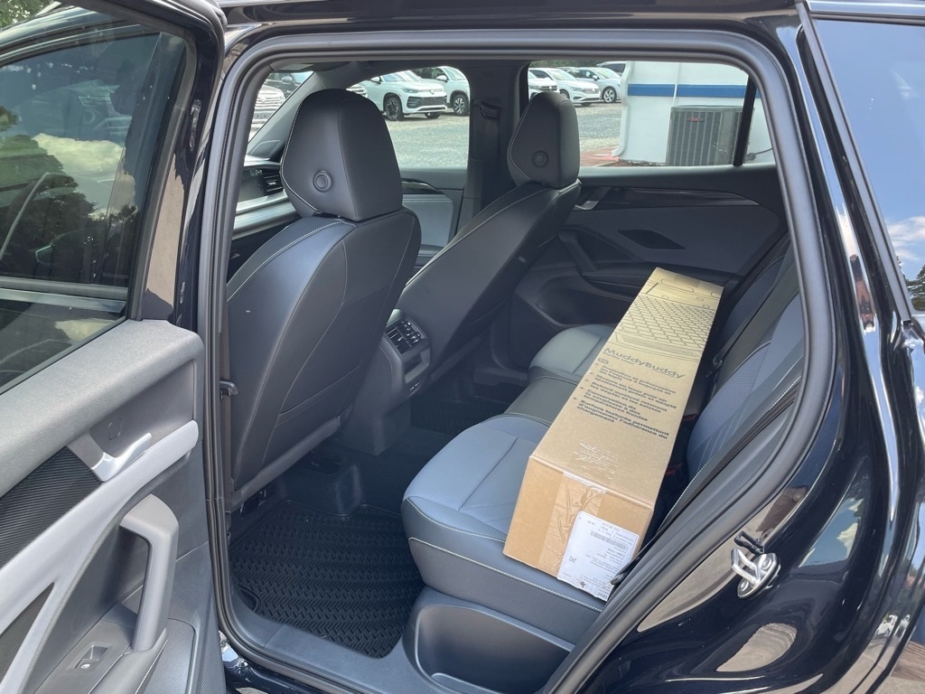 2025 Volkswagen Tiguan SE R-Line Black photo 13