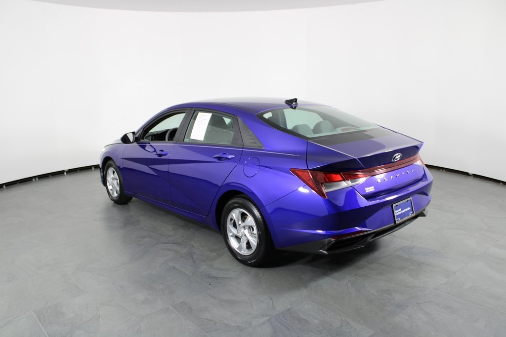 2023 Hyundai Elantra SE photo 3