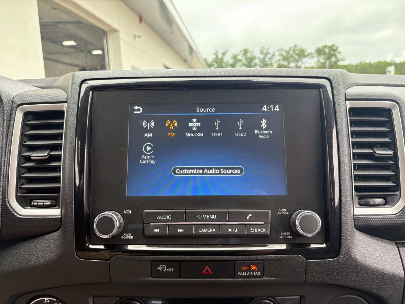 2024 Nissan Frontier SV photo 17