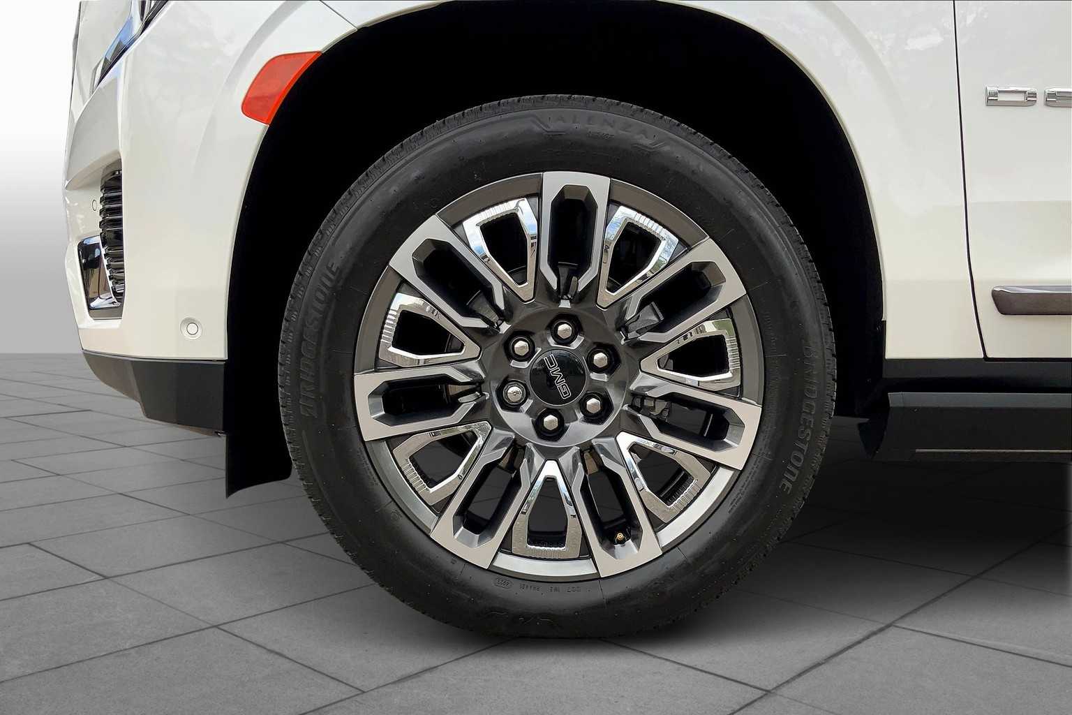 2024 Gmc Yukon Denali Ultimate photo 9