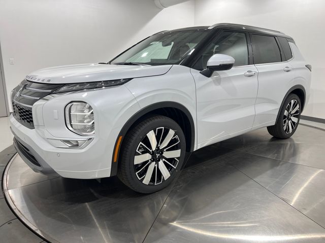 2025 Mitsubishi Outlander SEL's photo