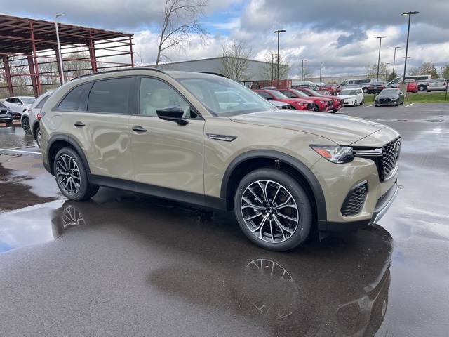 2025 Mazda CX-70 Premium Package's photo