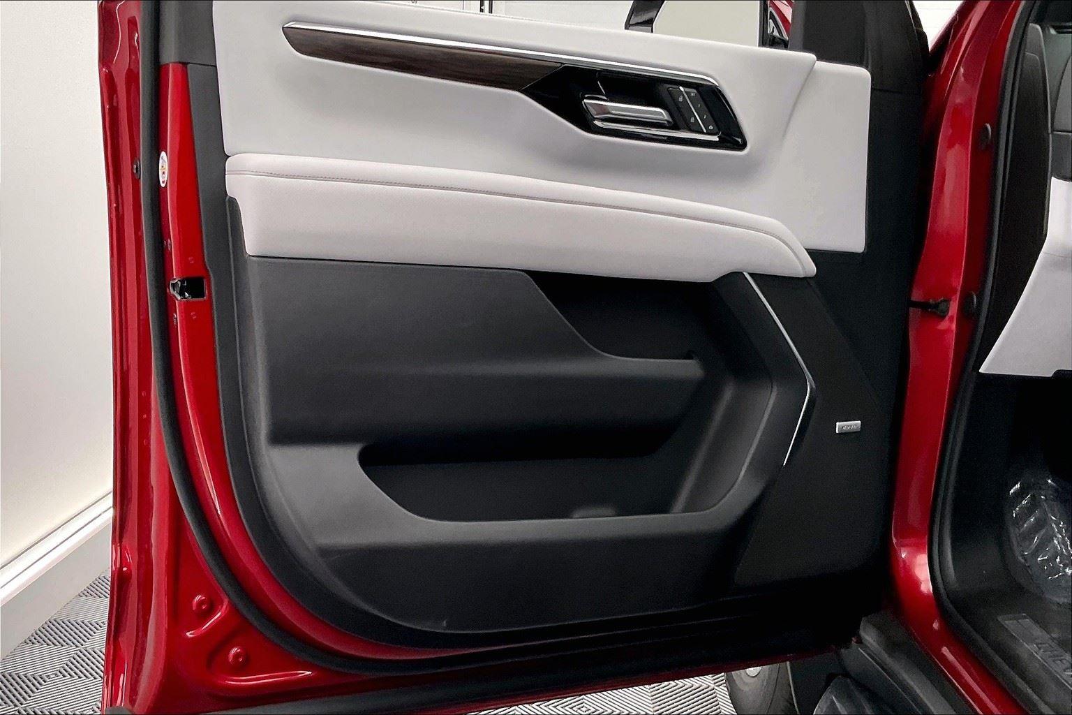 2025 Chevrolet Tahoe Premier photo 19