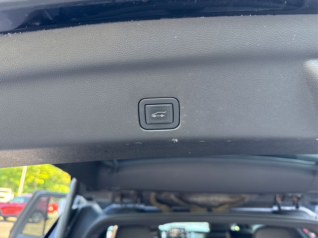 2021 Chevrolet Tahoe Z71 photo 14