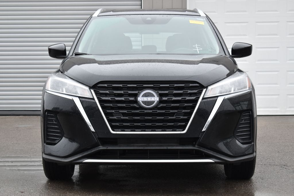 Used 2023 Nissan Kicks SV with VIN 3N1CP5CV3PL535885 for sale in Kansas City