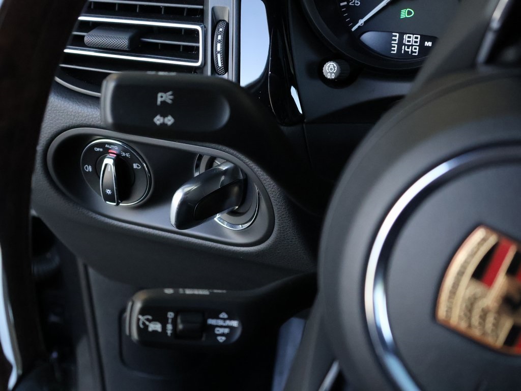 2024 Porsche Macan T photo 30