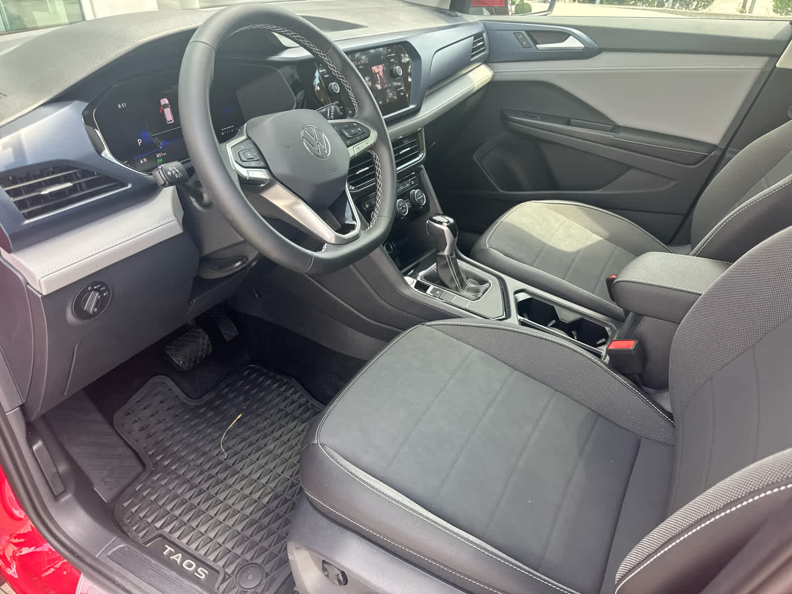 2024 Volkswagen Taos SE photo 6