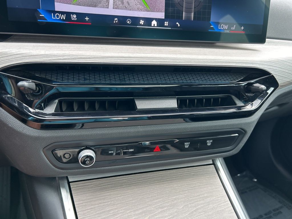 2025 Bmw 330i photo 27