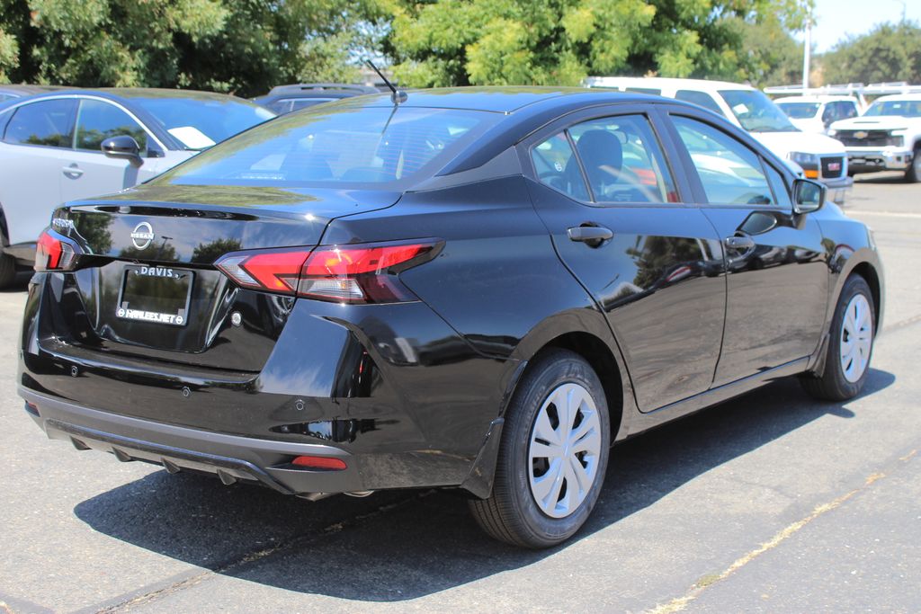 2025 Nissan Versa 1.6 S photo 6