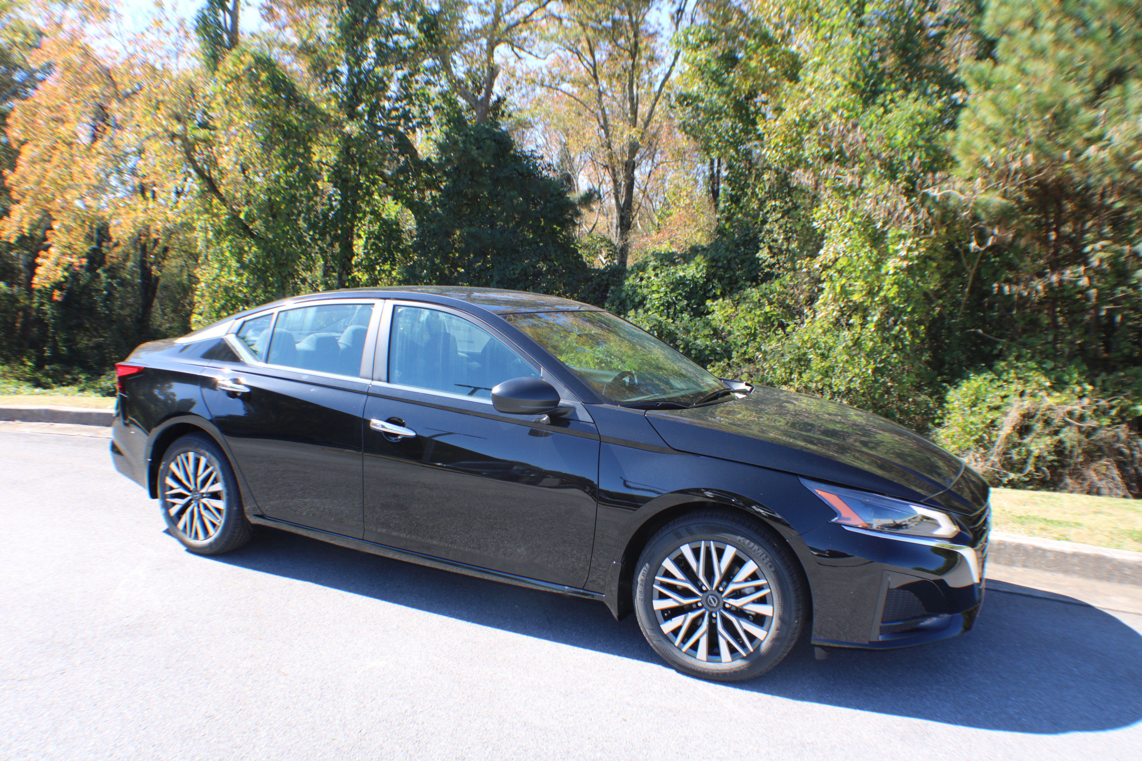 2025 Nissan Altima SV's photo