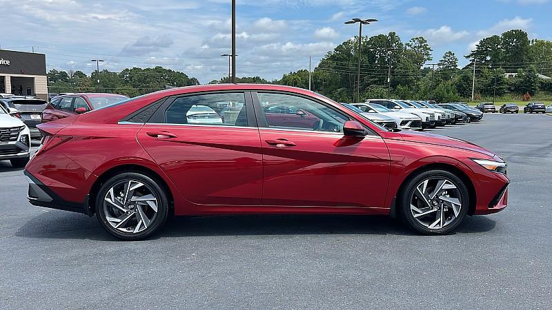 2025 Hyundai Elantra SEL Convenience photo 35