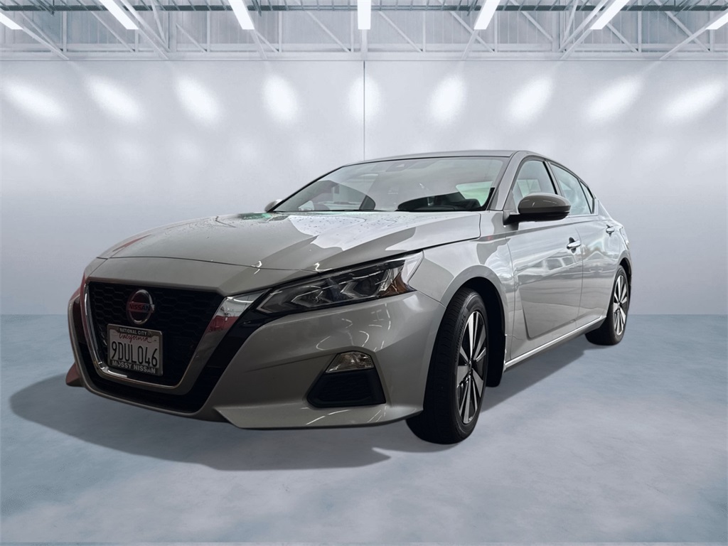 2022 Nissan Altima 2.5 SV photo 2