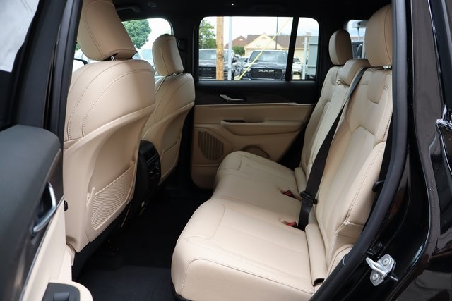2025 Jeep Grand Cherokee Limited photo 31