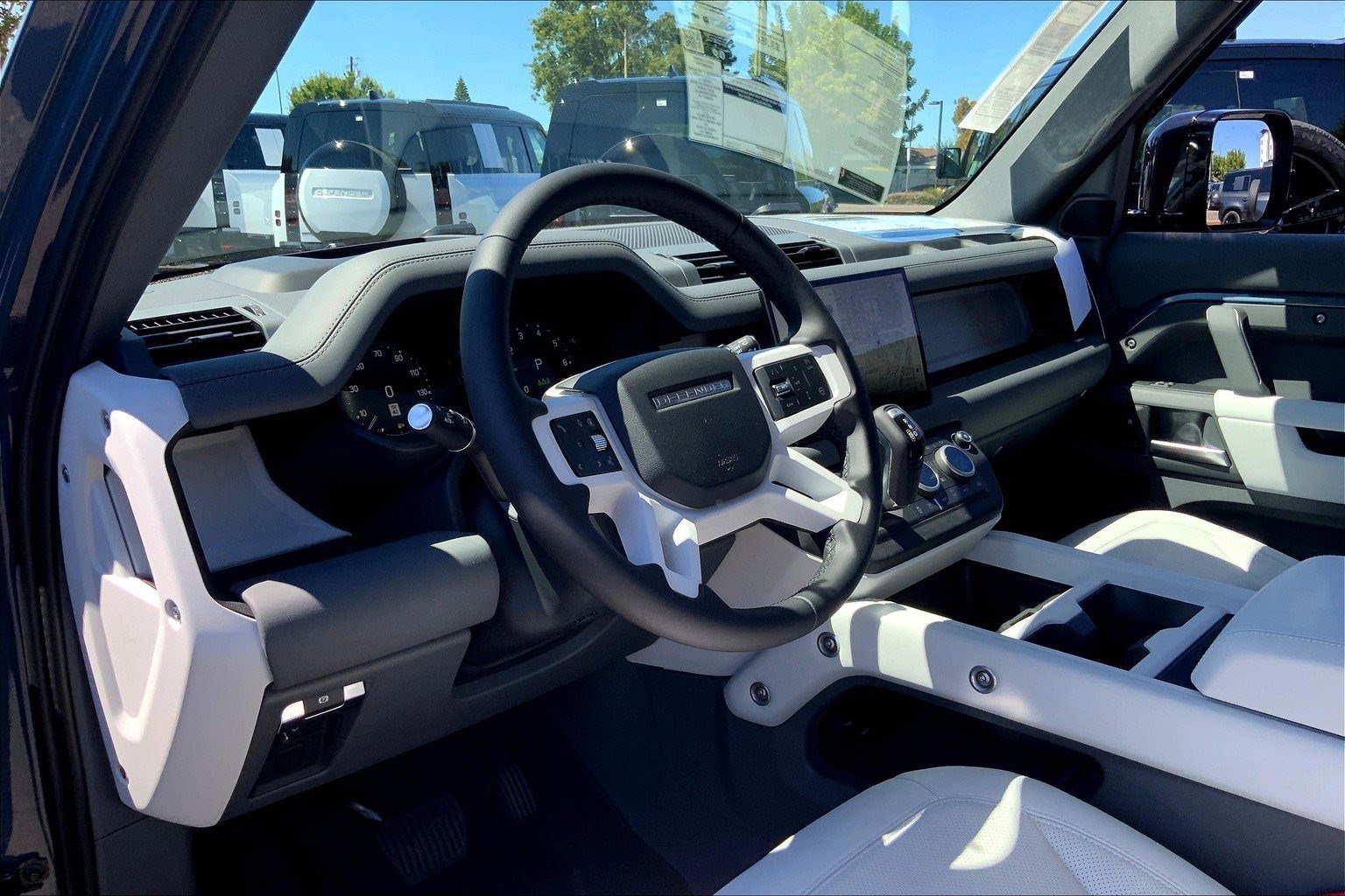 2025 Land Rover Defender 110 X-Dynamic SE photo 6