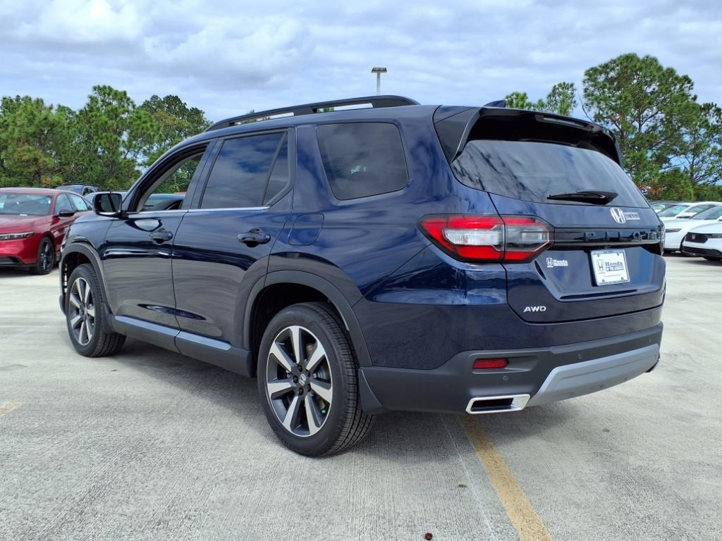 2025 Honda Pilot Touring photo 3