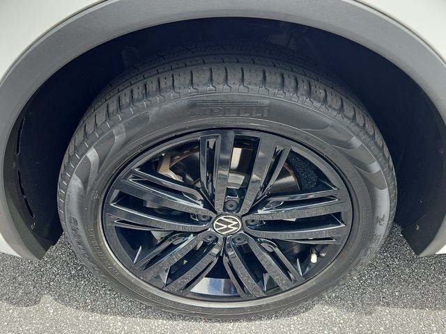 2022 Volkswagen Tiguan SE R-Line Black photo 19