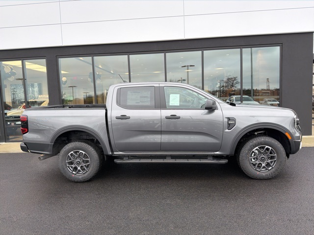 2025 Ford Ranger XLT photo 2