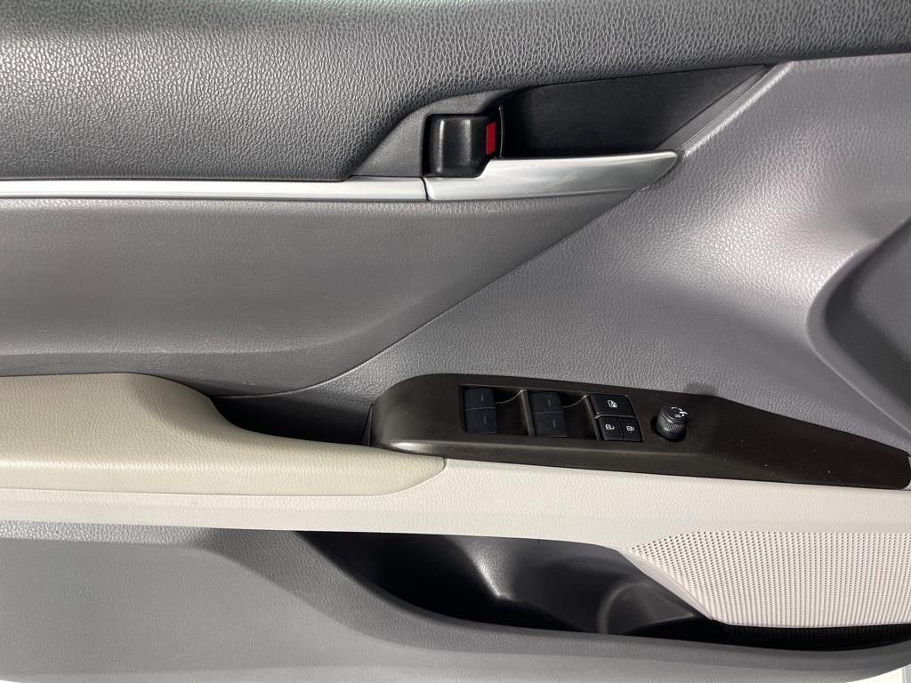 2023 Toyota Camry SE photo 12