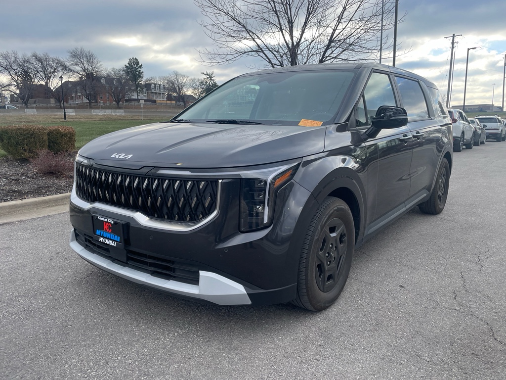 2025 Kia Carnival LX's photo