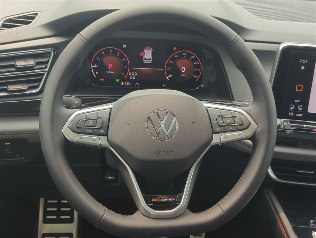 2025 Volkswagen Atlas Peak Edition SE photo 10