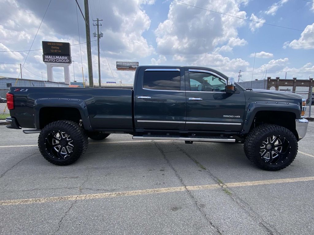 2018 Chevrolet Silverado 3500HD LTZ photo 2