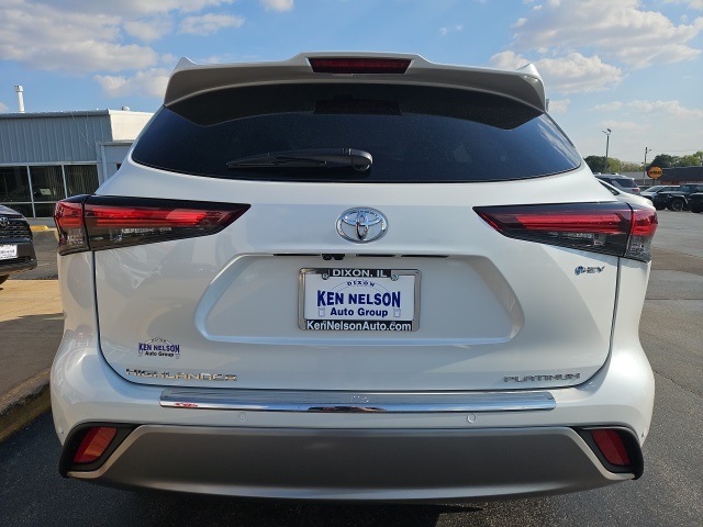 2025 Toyota Highlander Hybrid Platinum photo 4