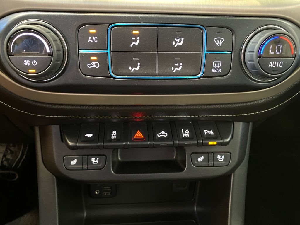 2022 Gmc Canyon Denali photo 24