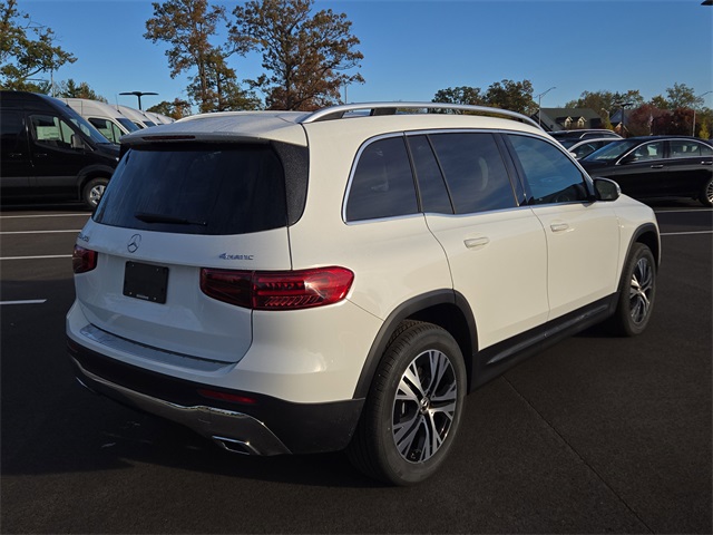 2026 Mercedes Benz GLB 250 4MATIC photo 2