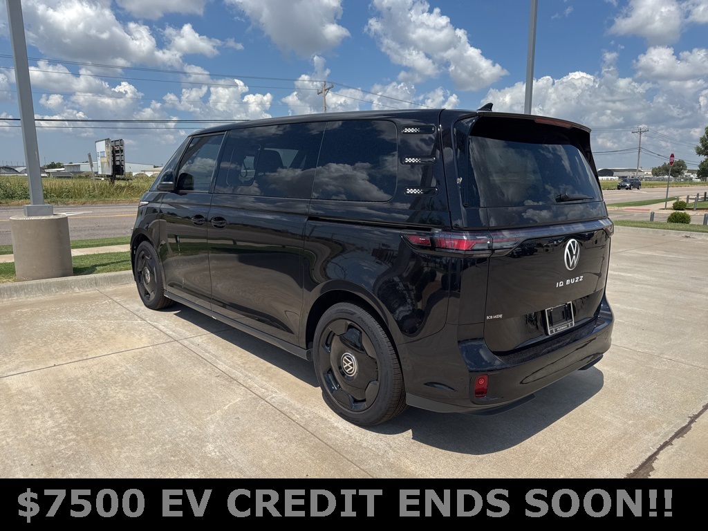 2025 Volkswagen ID. Buzz Pro S photo 2