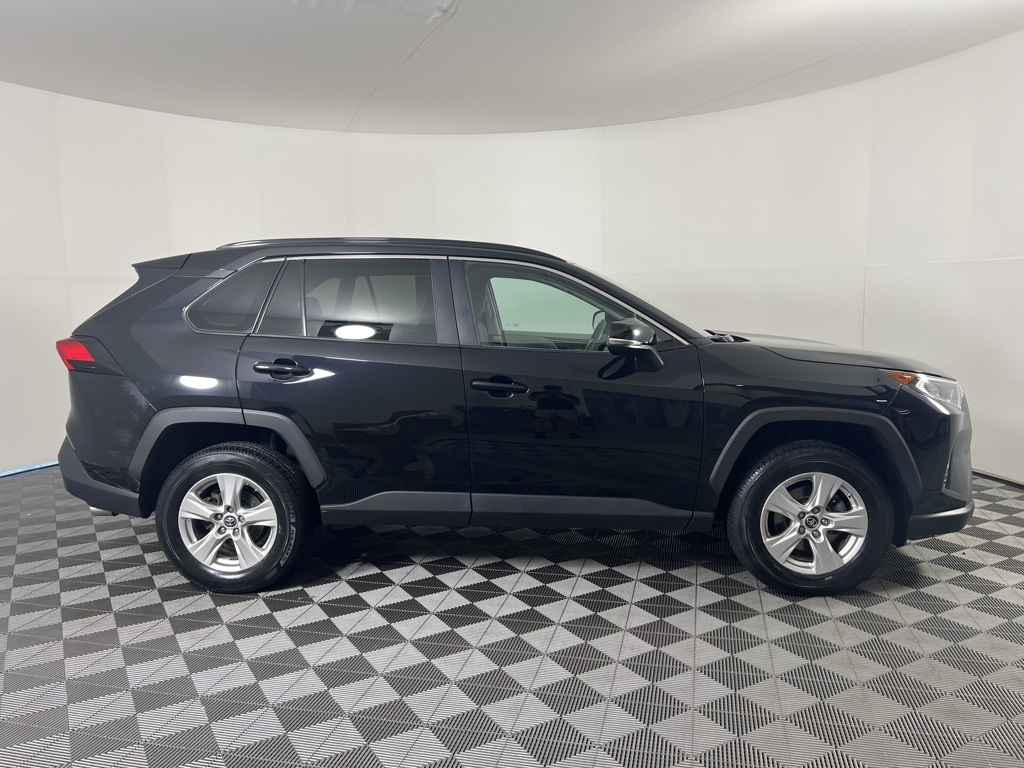 2019 Toyota RAV4 XLE photo 23