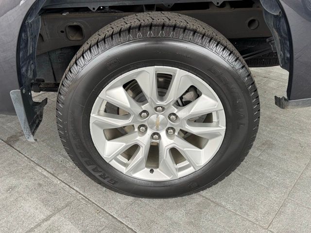 2023 Chevrolet Silverado 1500 Custom photo 3