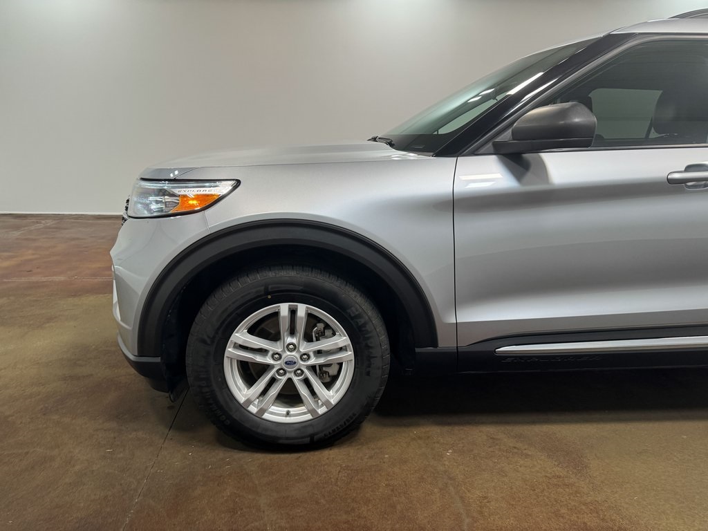 2023 Ford Explorer XLT photo 32
