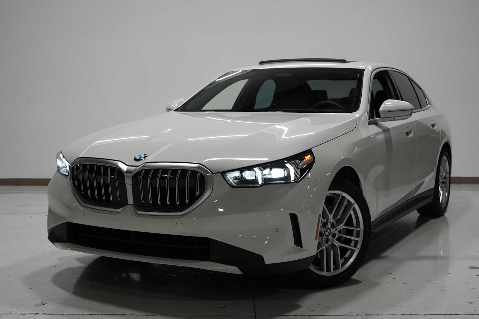 2024 BMW 5 Series 530i