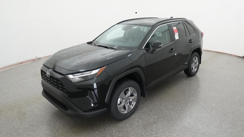 2025 Toyota RAV4 XLE's photo