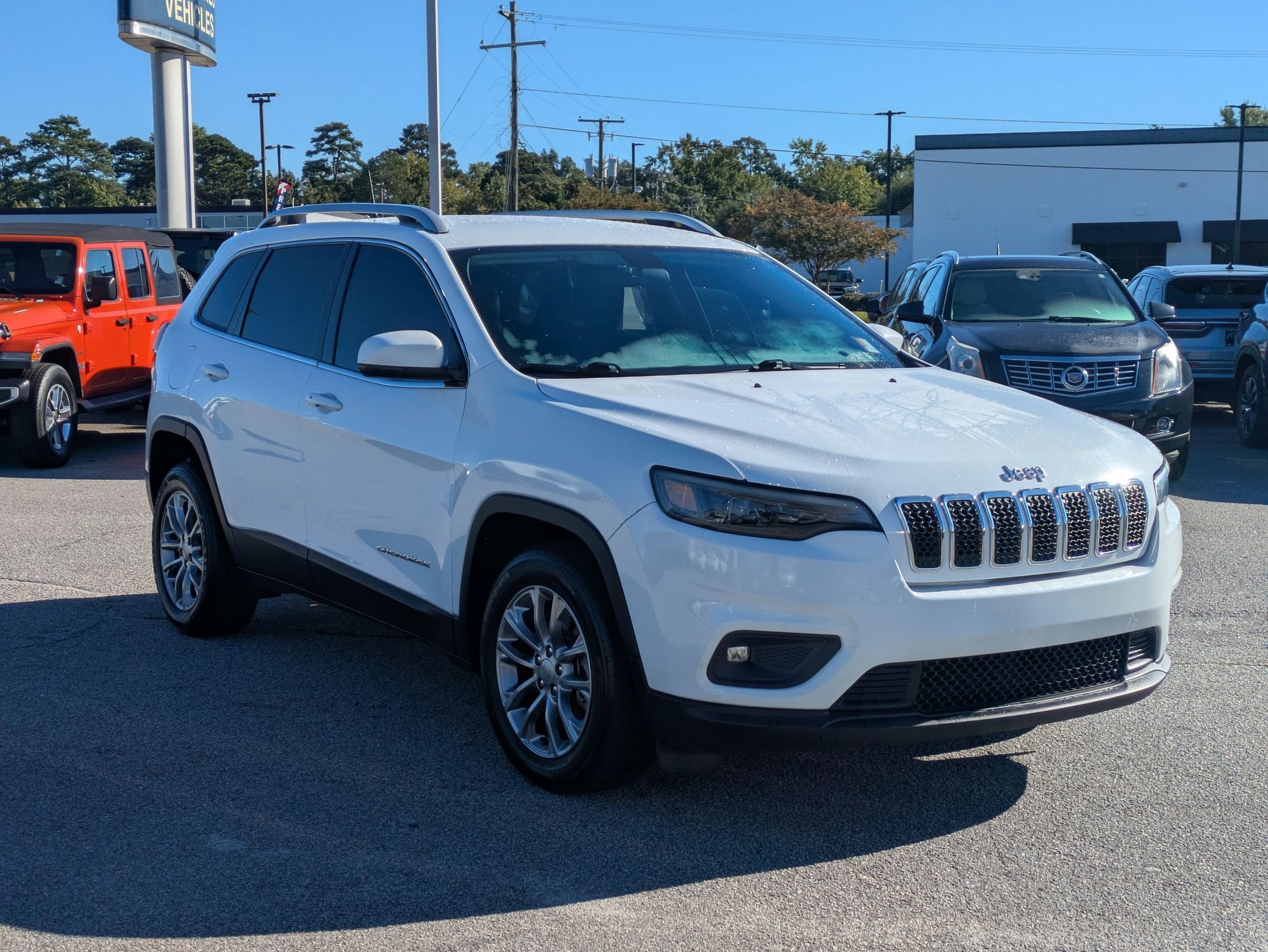 2020 Jeep Cherokee Latitude photo 2