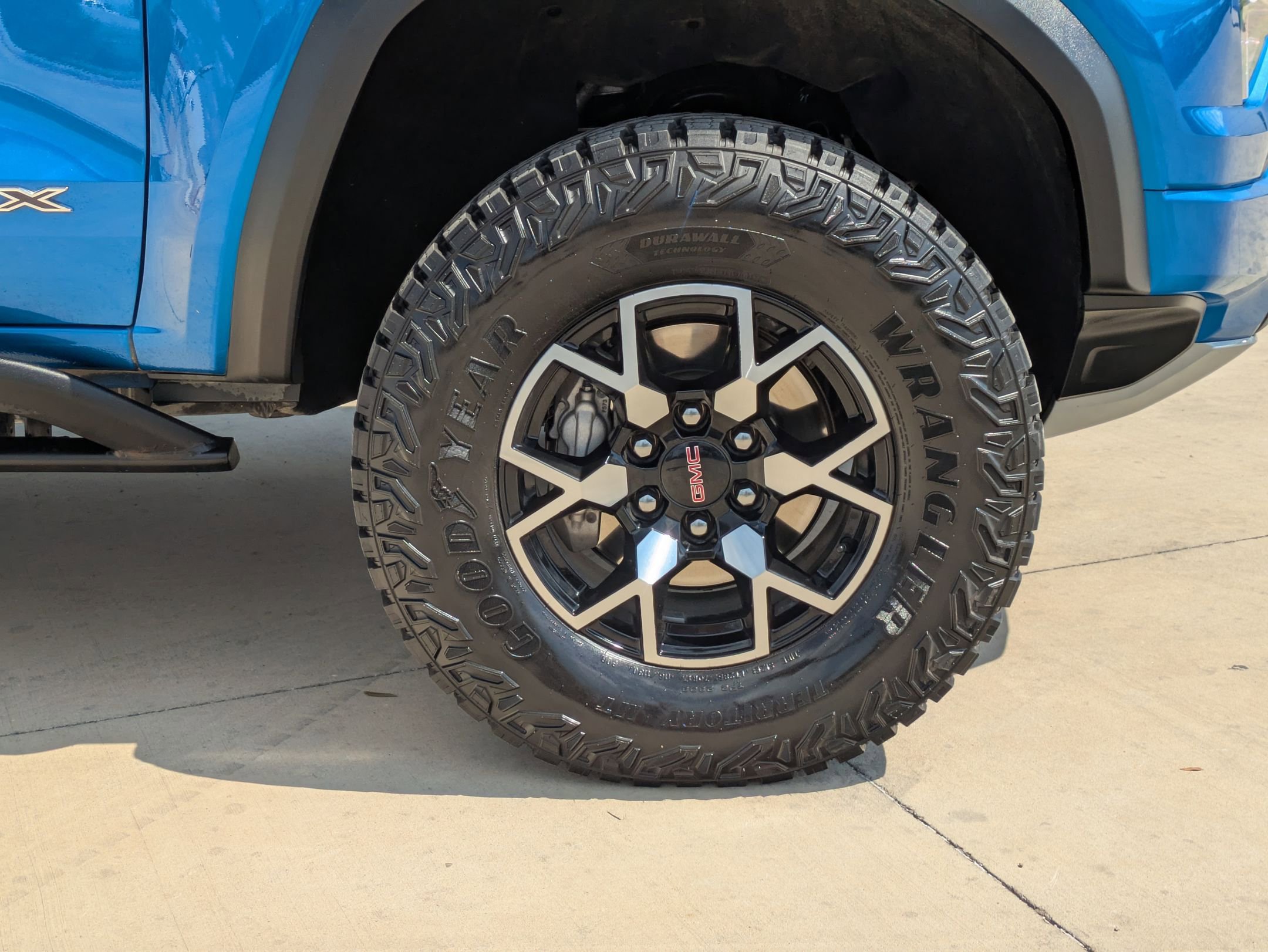 2023 Gmc Canyon AT4X photo 32
