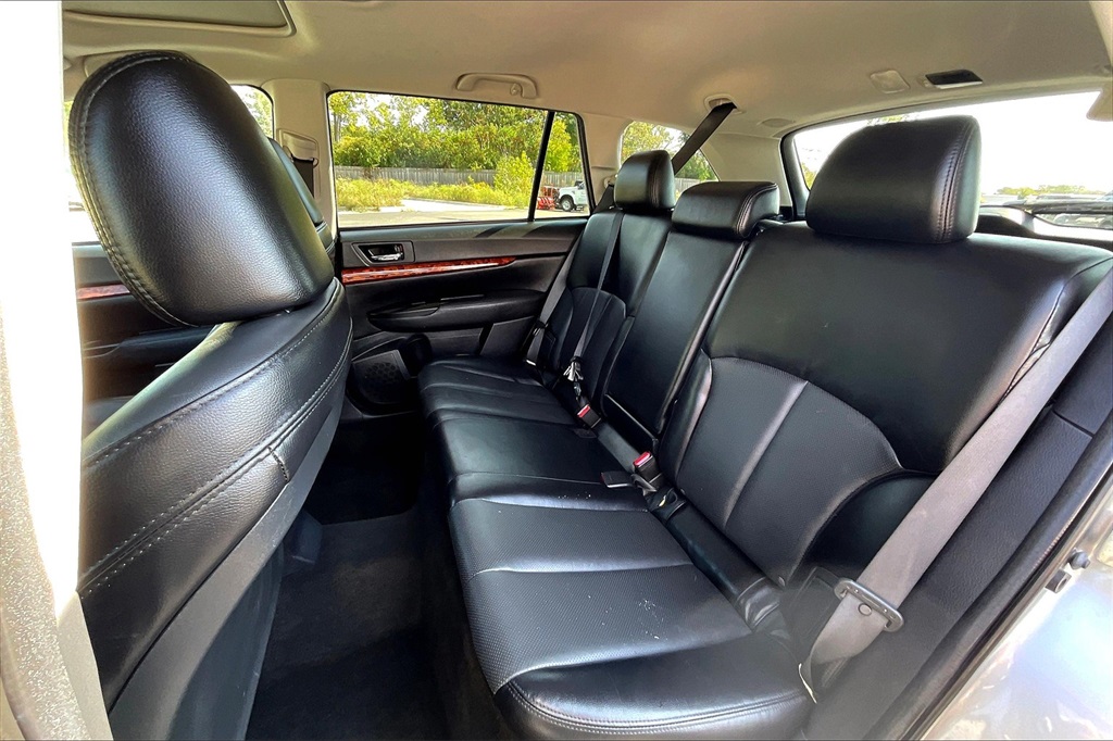 2011 Subaru Outback 2.5i photo 24
